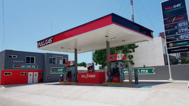 Grupo gasolinero Fullgas cierra filas con López Obrador